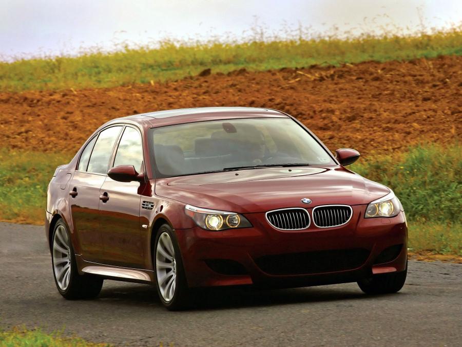  BMW M5 2005 года  (US) (фото 15 из 35)
